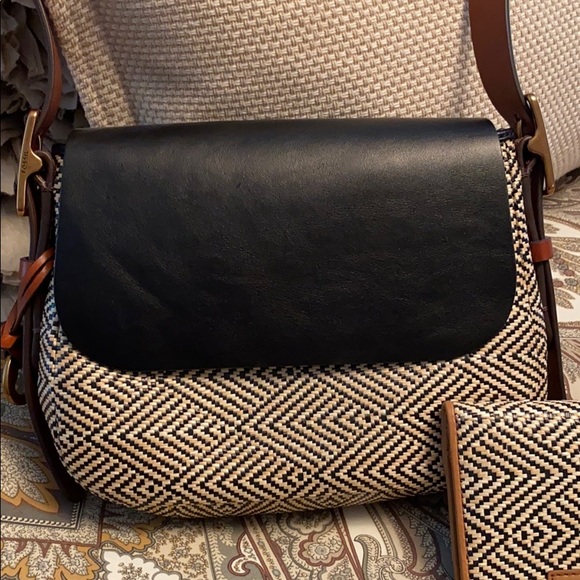 BN Fossil Crossbody Purse with matching wallet - Picture 3 of 6